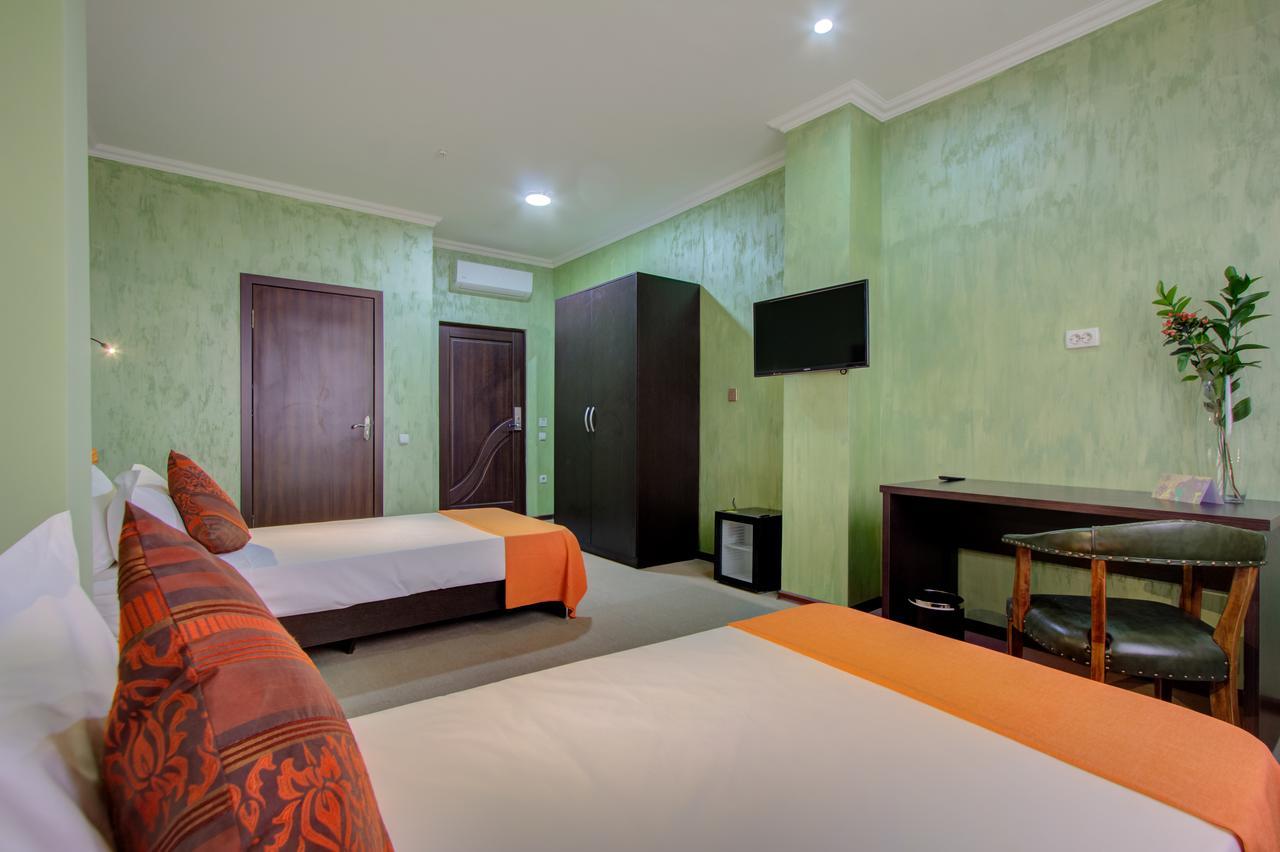 Olive Hotel Bisjkek Buitenkant foto