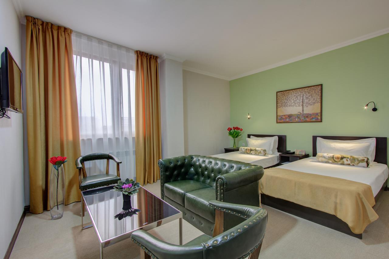Olive Hotel Bisjkek Buitenkant foto