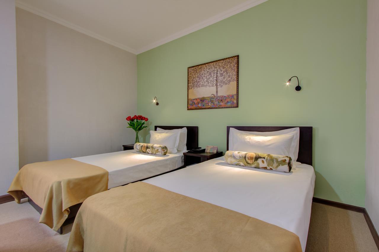 Olive Hotel Bisjkek Buitenkant foto