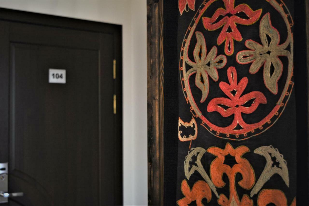 Olive Hotel Bisjkek Buitenkant foto