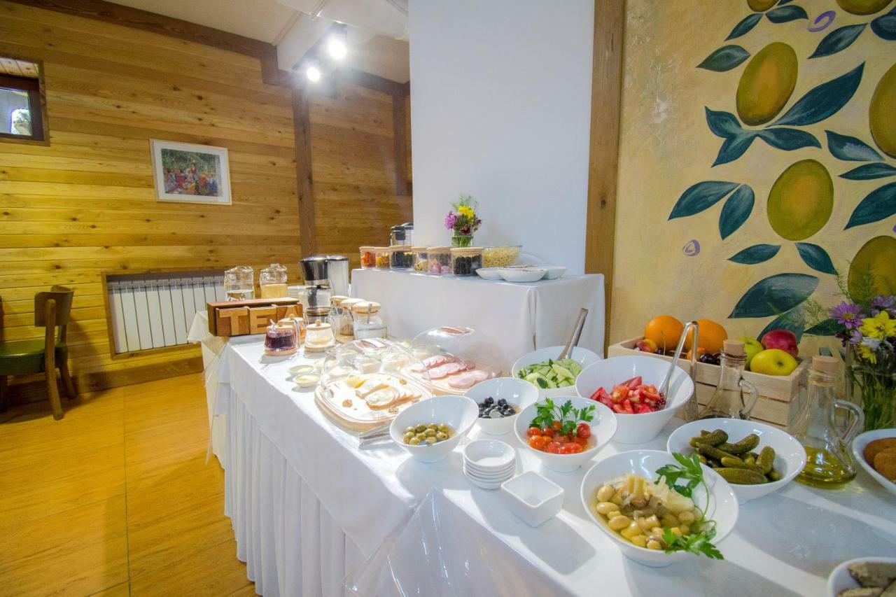 Olive Hotel Bisjkek Buitenkant foto